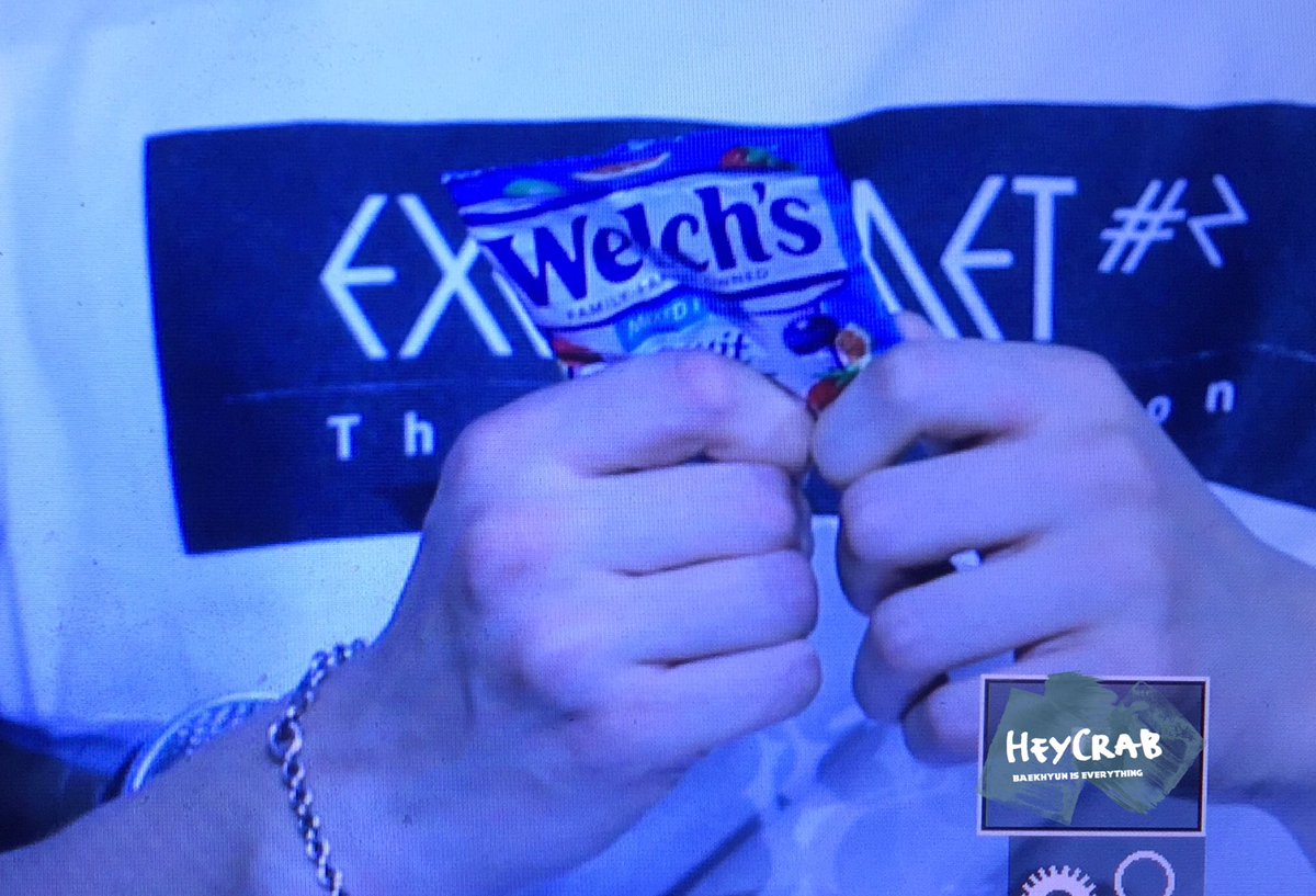 heycrab0506's tweet photo. 160214 😝Yummy https://t.co/Ui5UOsRVPr