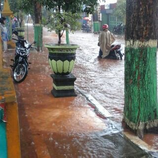 SeptaHK's tweet photo. Jl Basuki Rahmat Tuban. @e100ss https://t.co/jmcREjeUir