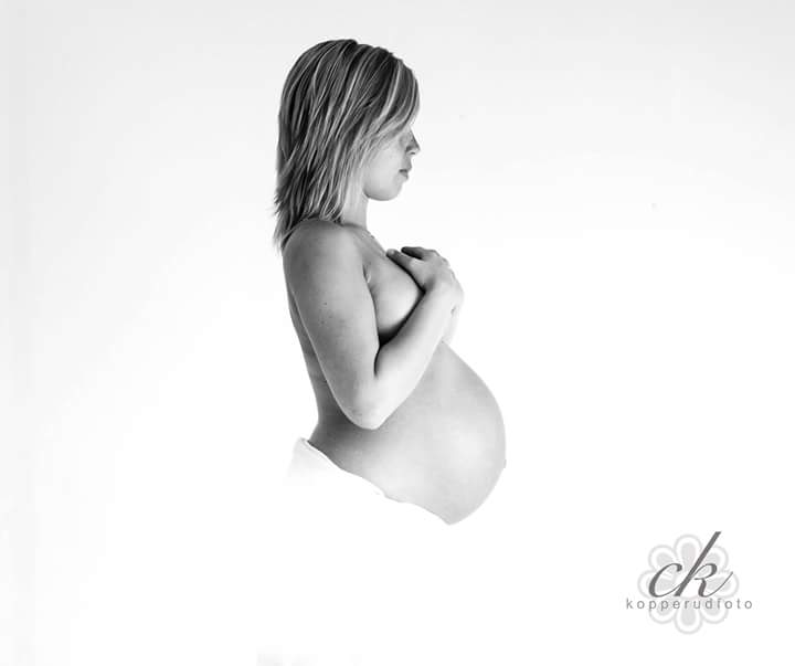 kopperudfoto's tweet photo. Monday morning shout out. Have a great week ©kopperudfoto #life #light #baby #motherhood #new #studio #photography https://t.co/ETtikfFYTW