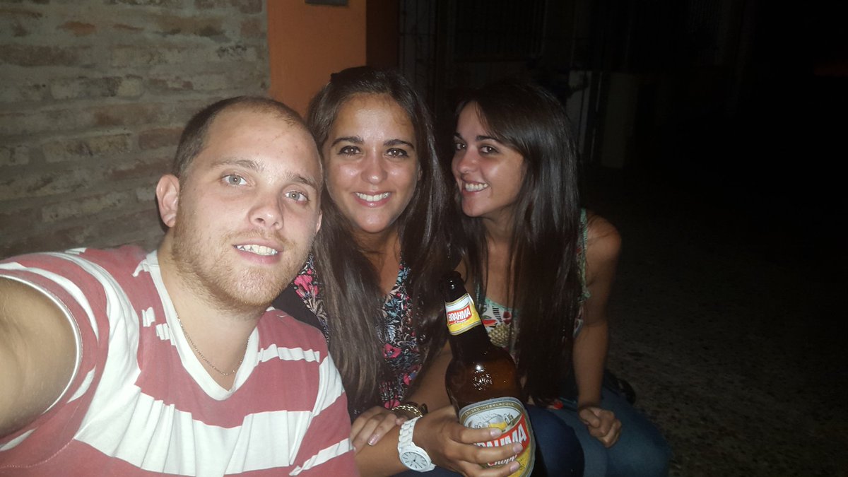 EmaAlmazan's tweet photo. Birras #oldenait @Betiriarte @Gui015 🍻 https://t.co/ZX07ieEpwh