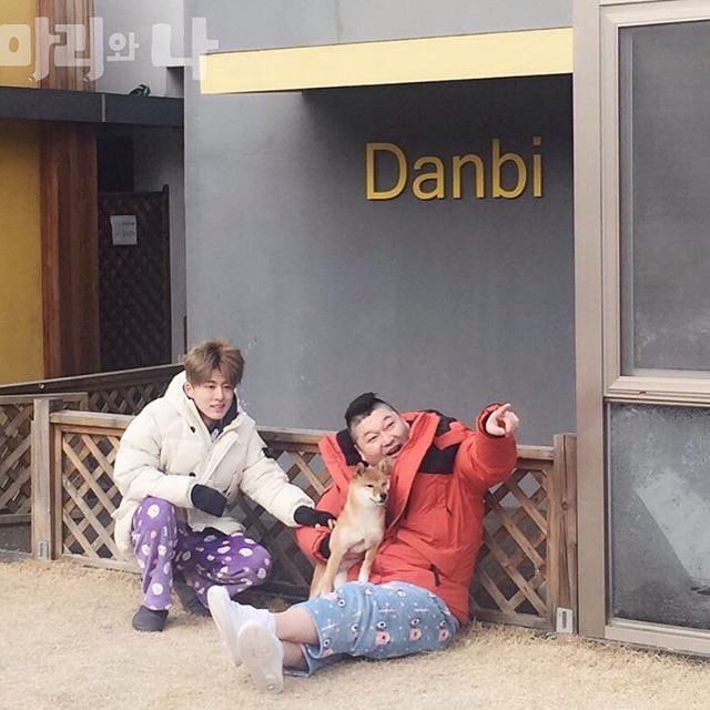 ikonbi_com's tweet photo. 인스타 :: 마리와 나 ★오늘부터 9시 반★

https://t.co/NrNaANPyNk
https://t.co/RzPfKwYUy2
https://t.co/d7qY7nxGjA

#비아이 #김한빈 #iKON https://t.co/aumGNC2vwO