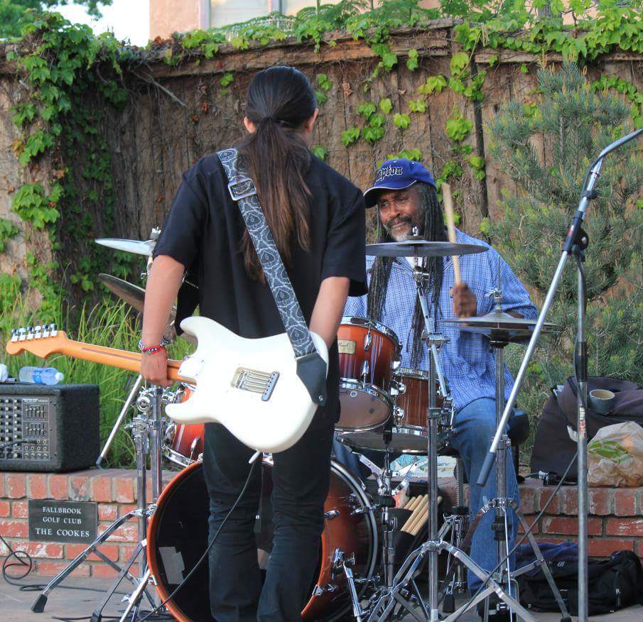 anthony_cullins's tweet photo. Got an album coming out within the next 2 weeks ๐ถ#originals #fallbrookkid #blues https://t.co/dfU2aSHBFO