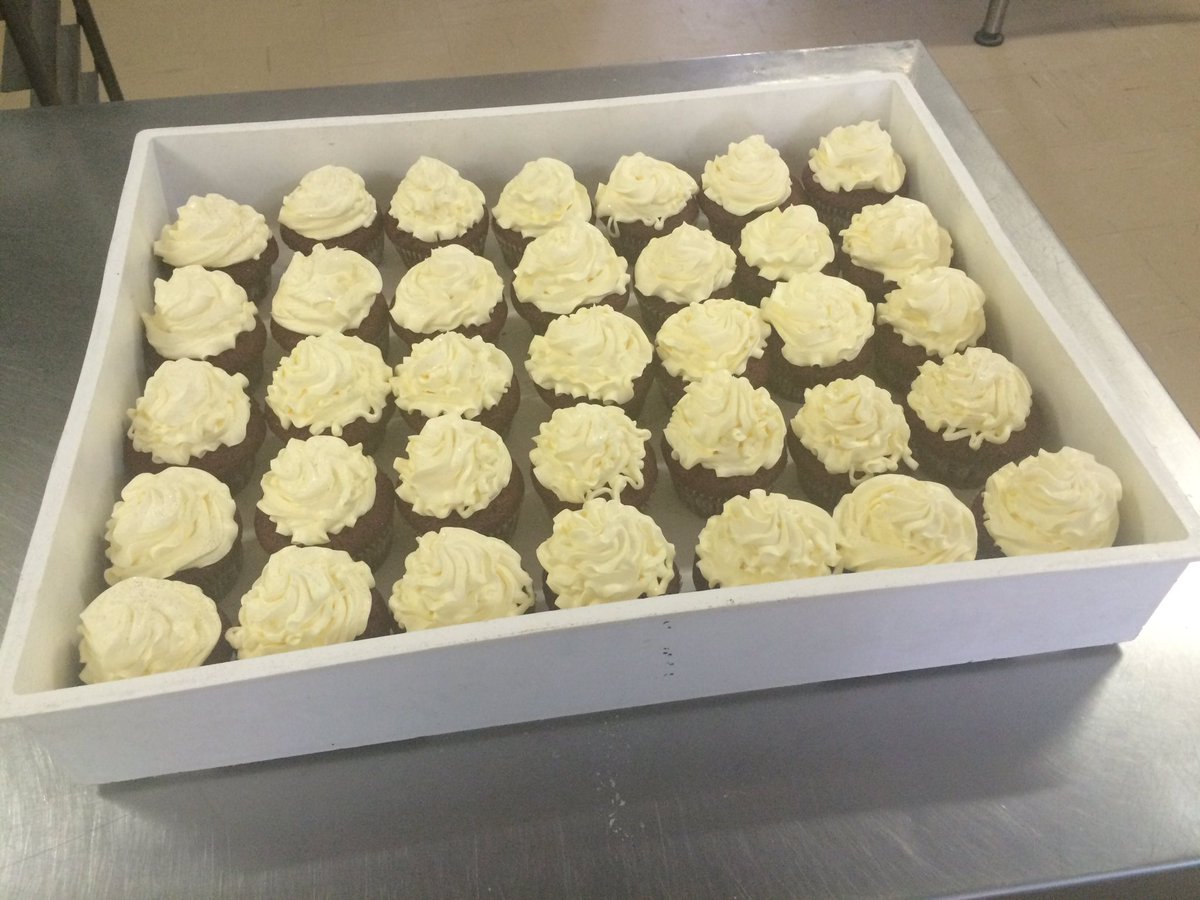 SugarloafB's tweet image. Valentines#red velvet #cupcakes