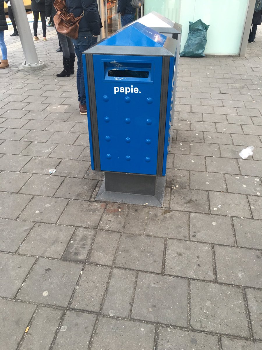 michael_geelen's tweet photo. Geef me die papiertje dan papie.. https://t.co/8jF8yfFX3a
