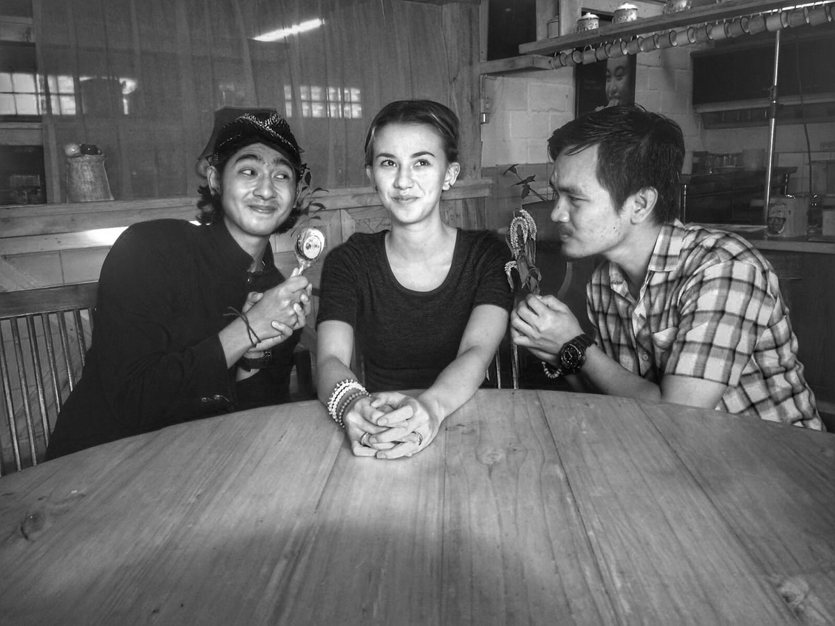 arya_saloka's tweet image. Siapa yg dipilih BELLA? TEDDY atau BENE. Saudara kandung jatuh cinta dengan wanita yg sama. #SSDJSCTV @SCTV_