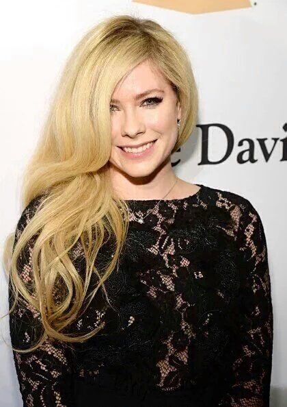 pictureavril's tweet photo. avril at the pre grammies party https://t.co/GHGTBSkzat