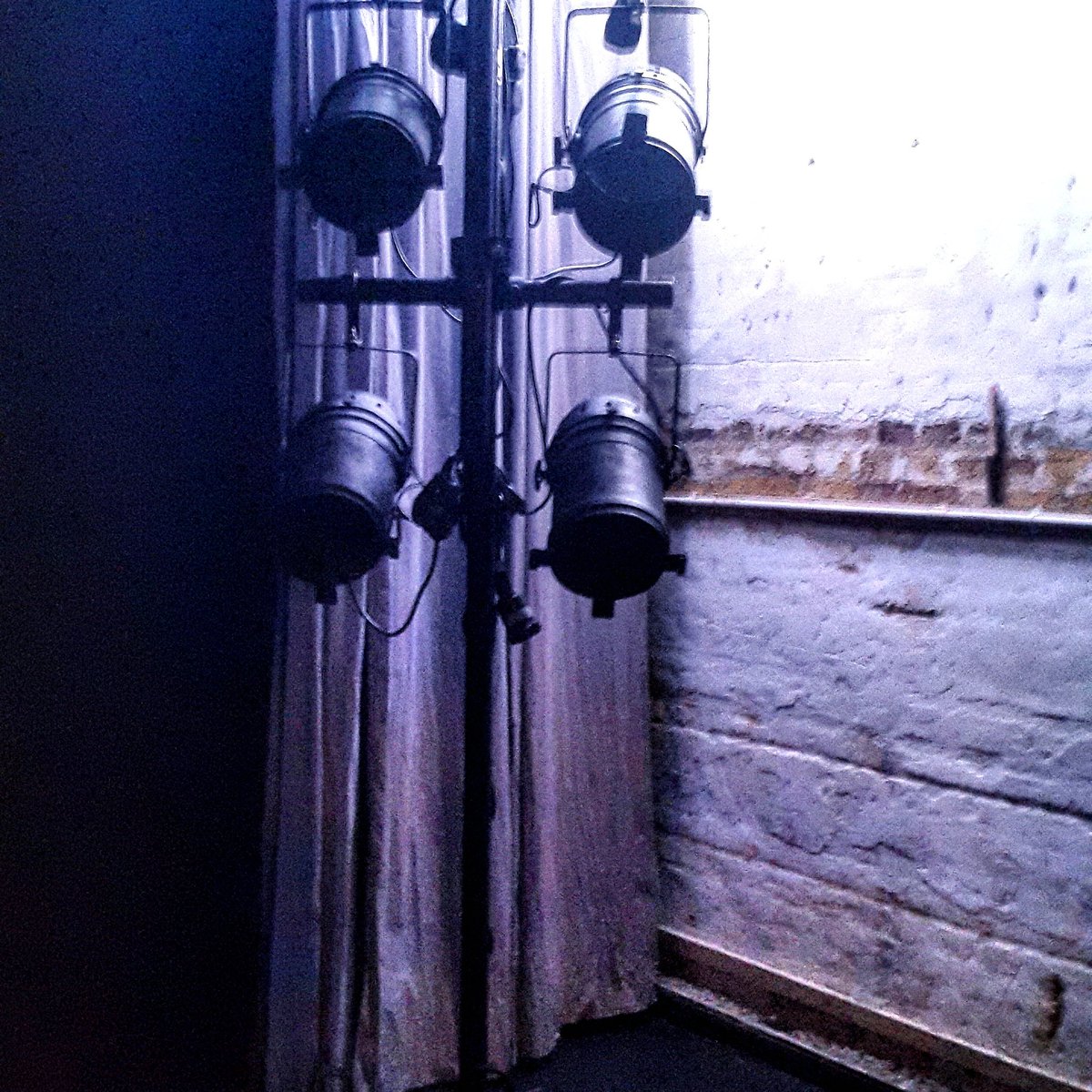 domcoyote's tweet photo. Tech time. Getting in the light towers. #SONGS opens on Wednesday @VAULTFestival https://t.co/oxViZiFSBS #vault16 https://t.co/SzjlvbZX0R