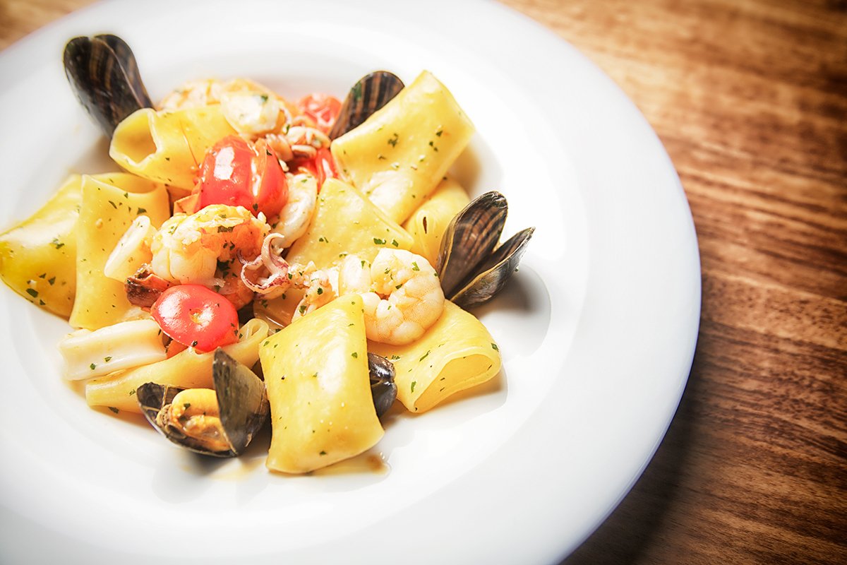 blulocarno's tweet photo. Le proposte del BLU Restaurant per il pranzo dal 15 al 19 febbraio sempre a CHF 21.50. https://t.co/EpkFrq9lpO https://t.co/1NNGaH36EH