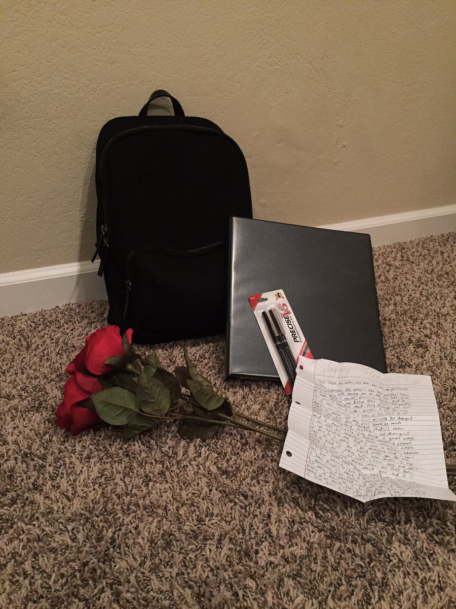 daaiseee's tweet photo. Teddybears & chocolates on Valentine's day? More like backpacks, letters,binders & pens. Thank you @LNDELCR 😘❤️ https://t.co/tpdHgFluSx