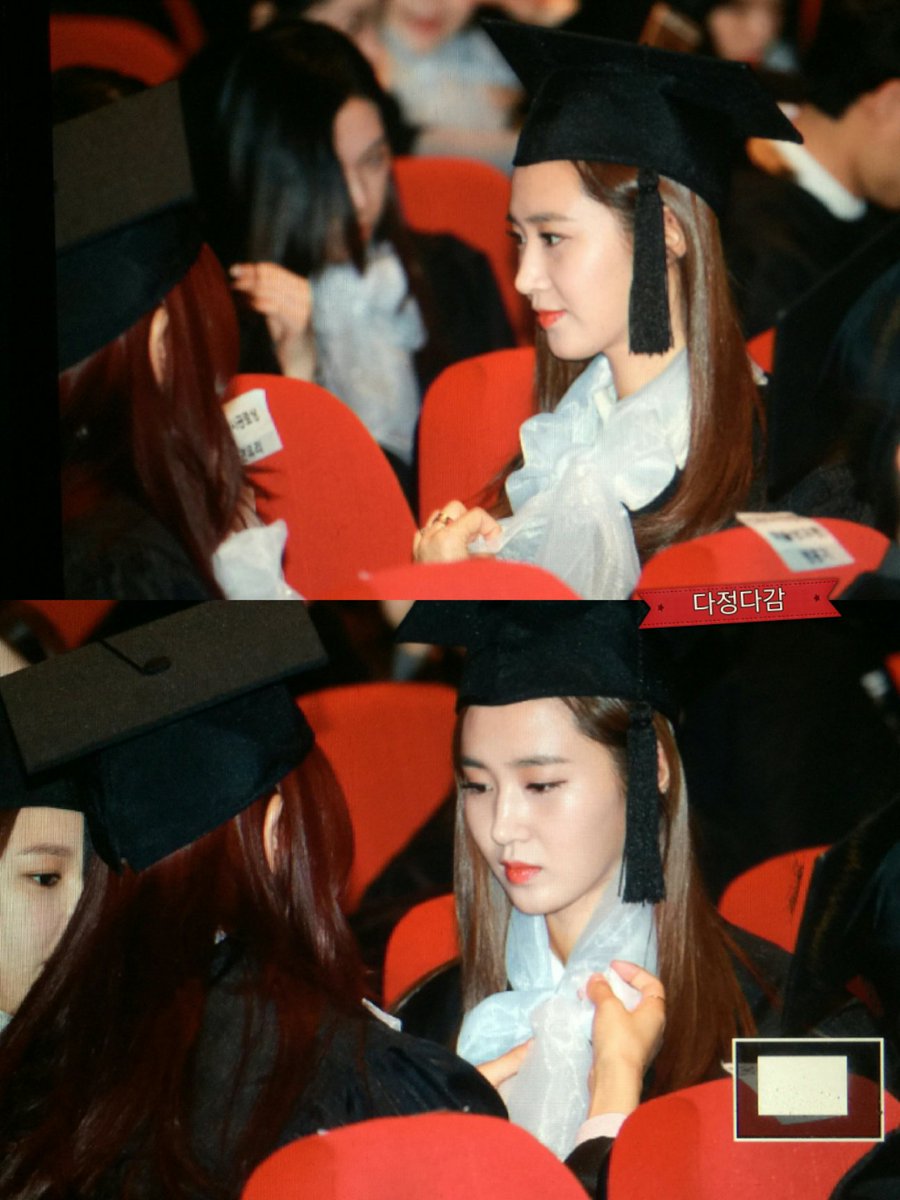 [PIC][15-02-2016]SooYoung và Yuri tham dự Lễ Tốt nghiệp của Trường Đại học Chung-Ang vào trưa nay CbPcENVUEAAXvF3