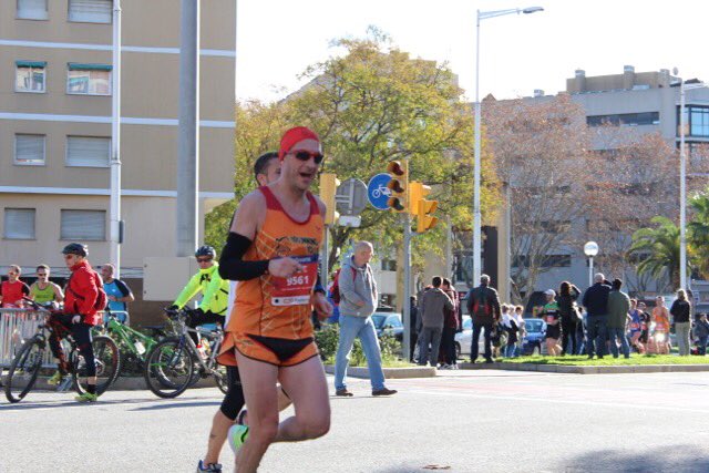 <a href="/cescfer147/">Cesc Fernández</a> del <a href="/CastiCaceresRC/">Castillejo&CaceresRC</a> y entrenado por <a href="/NachoCaceres42/">Nacho Cáceres</a> vuela por la <a href="/mitjabarcelona/">eDreams Mitja Marató Barcelona by Brooks</a> con 1h28.