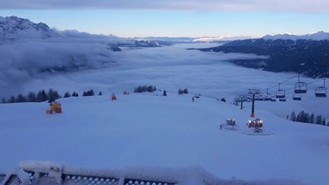 s_dolomiten's tweet photo. Snow on the mountains...let's ski!! https://t.co/H1Et2uuHwc https://t.co/vYTCeX4oKg