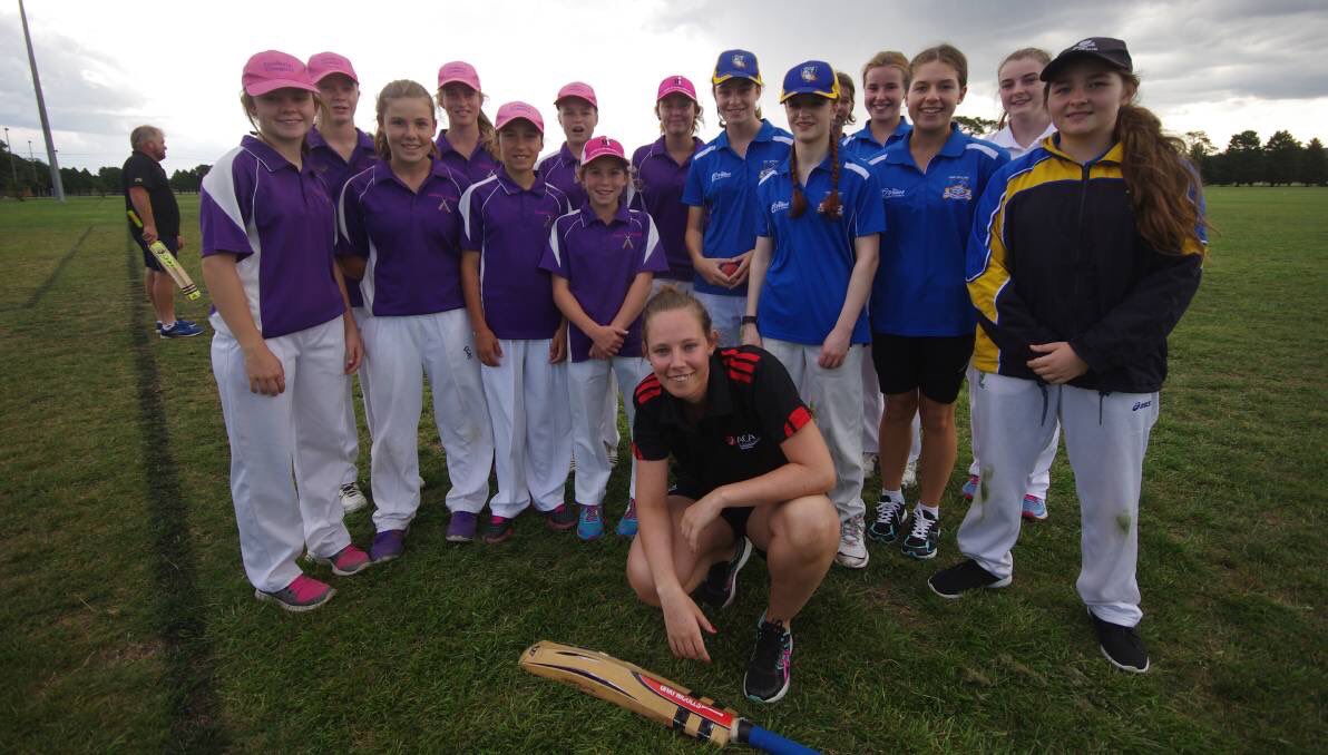 sambates1992's tweet photo. Was great to support these girls in the @CricketACT meteors junior cricket league match #acacoaches @ACA_Players https://t.co/aXhE9yeJuQ