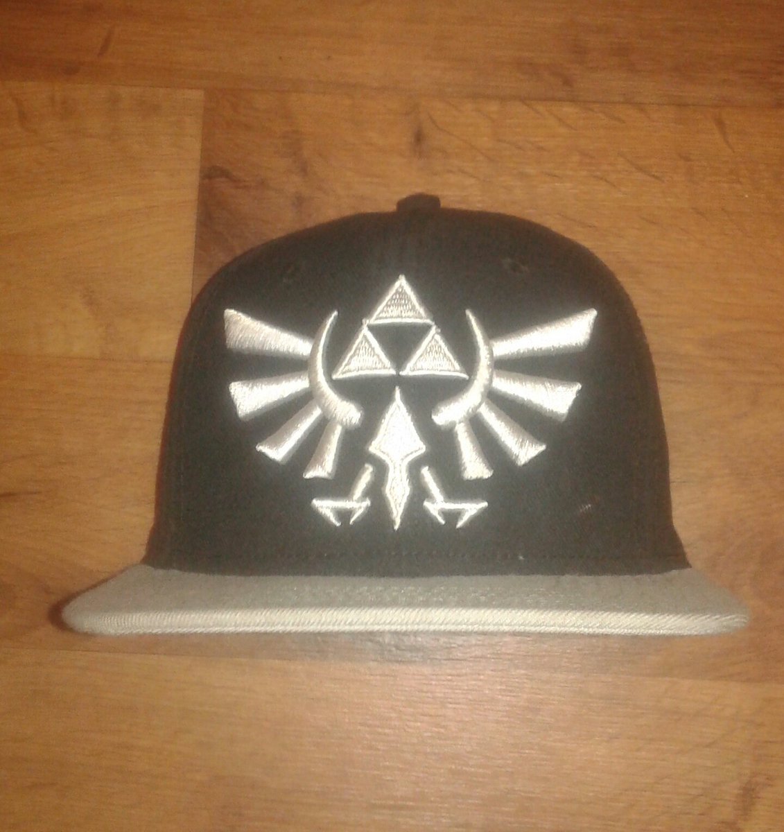 510lorddeboy's tweet photo. My old hat for my favorite R.P.G., "Zelda." #gamer #gamerwear #gamerhat #zeldahat #triforce https://t.co/HhhxlgGxut