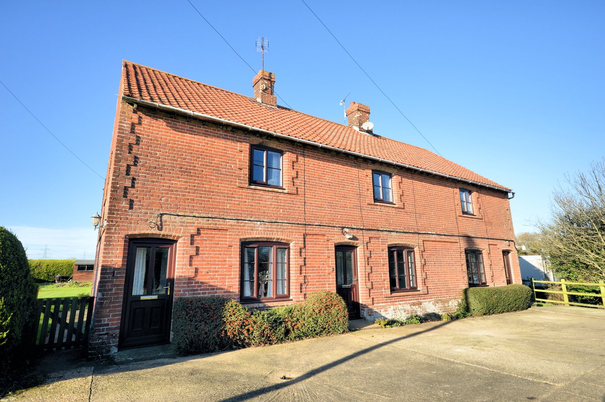 sowerbyslets's tweet photo. *** NEW LISTING ***
A three bedroom mid terrace cottage...
https://t.co/sCfV5e9v2K
#Sowerbys #Necton #NorfolkRT #RT https://t.co/UjGatpUq1x
