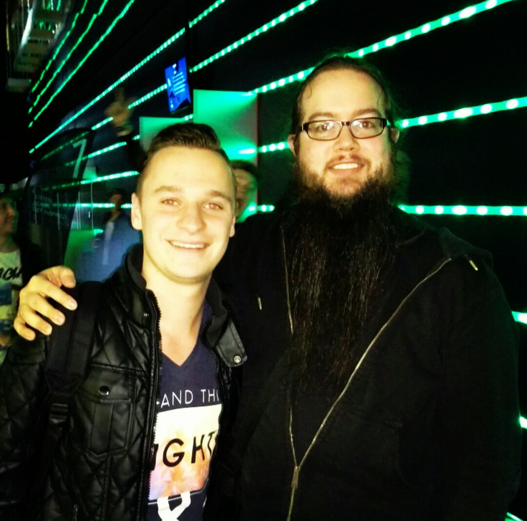 Roykej's tweet photo. 'Hi @SeamlessR!' 😀 It was fun meeting you at @Dancefair #Dancefair2016 https://t.co/Mu9hkExa5H