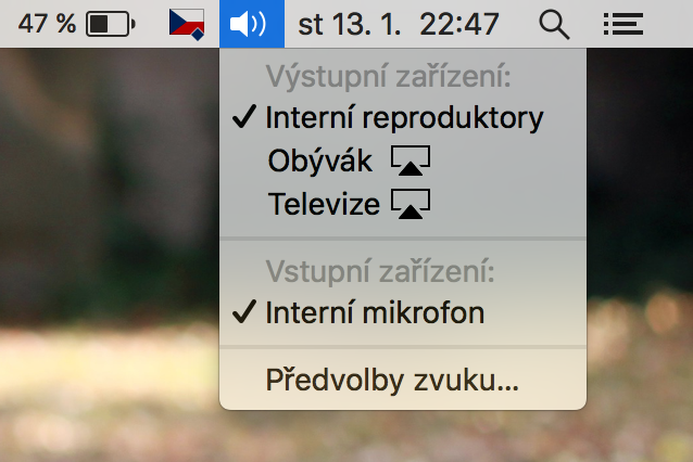 Pro poslání všech zvuků z Maca do nějakého AirPlay zařízení podržte Alt a klikněte v řádku nabídek na reproduktor.