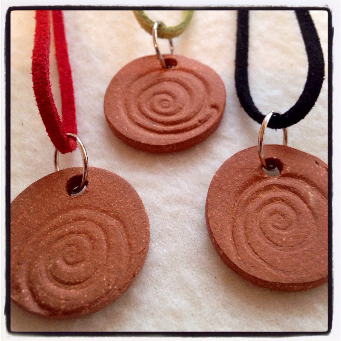 craftyleftdee's tweet photo. Handmade Small Swirl Terra-cotta Aromatherapy Essential Oil Diffuser … https://t.co/FZaCt4o1FW #etsymntt #EoDiffuser https://t.co/t3mYDtO1ac