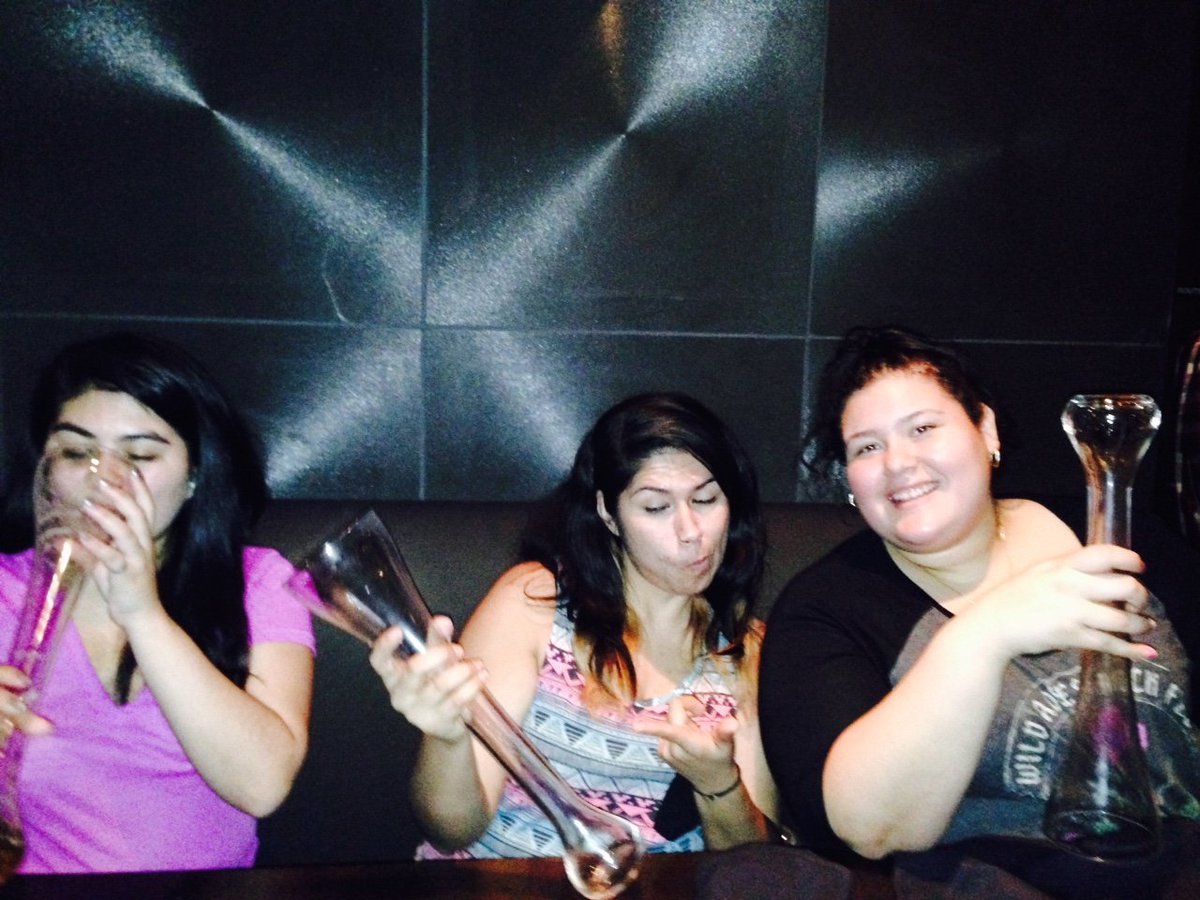Djsoto25's tweet photo. Today was fucking lit 🔥 #letsgetit #sanjose #yardhouse #halfayard #HappyValentineDay #miscomadres https://t.co/ZdTUFf2oio