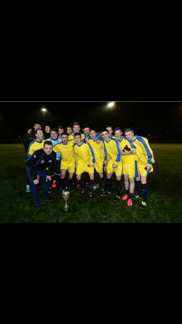 samedwards93's tweet photo. @craigbritton happy birthday to one of my closest pals and my gaffer #specialone #winwhatwewant #upthebromley https://t.co/NB0jHJHZRV