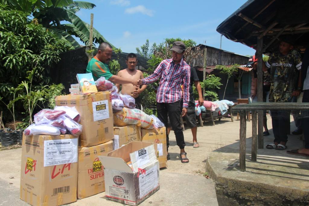 Bntuan dr Msyrakat Belitung kloter kedua untuk saudara di bangka via BFM <a href="/912HITZfm/">Radio HITZfm 91.2</a> &amp; <a href="/berehun/">berehun organizer</a>  #AksiSolidaritas