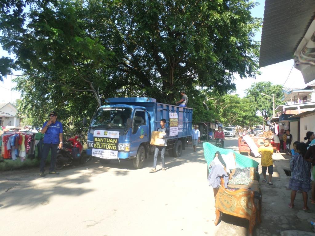 Bntuan dr Msyrakat Belitung kloter kedua untuk saudara di bangka via BFM <a href="/912HITZfm/">Radio HITZfm 91.2</a> &amp; <a href="/berehun/">berehun organizer</a>  #AksiSolidaritas