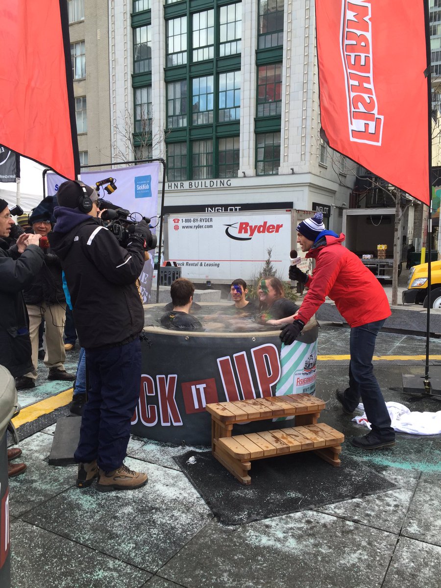 First jumpers.. <a href="/hardrocktoronto/">HRC Toronto</a> ! Chilling out with <a href="/MeiDayTWN/">Chris Mei</a> ! Chill officially starts at noon. <a href="/weathernetwork/">The Weather Network</a>