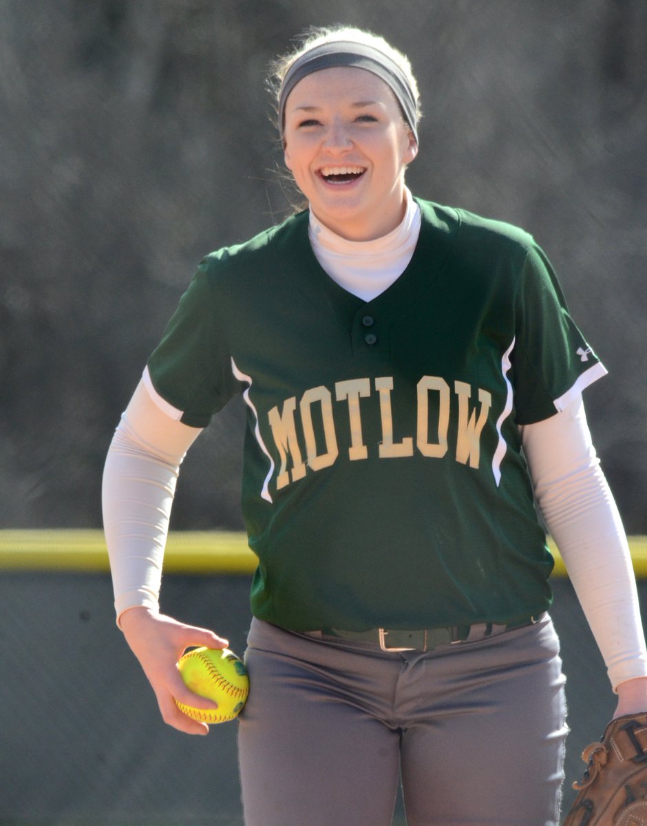 MotlowSports's tweet photo. Cameron Pearson tosses shutout as Lady Bucks open softball season. Read it here: https://t.co/Ij9A3UD7FR #Motlow2016 https://t.co/KJJmWwdzAO