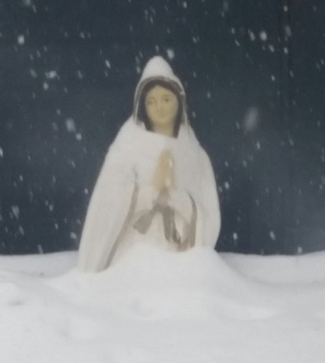 yo_kenaw's tweet photo. #BlizzardDay #newsweather #TheWinterAwakens # https://t.co/031DR4TGCT