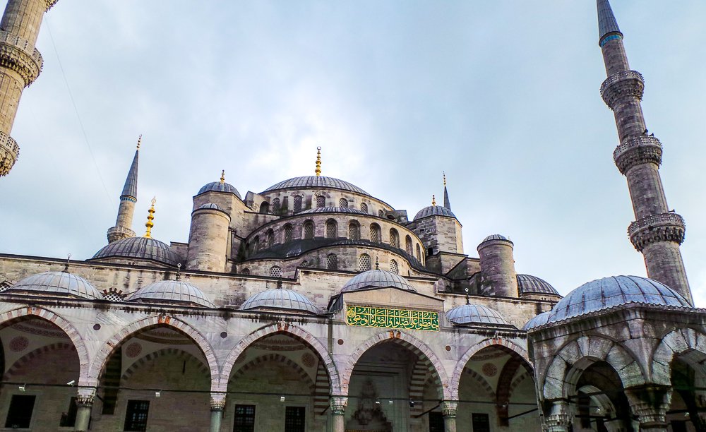 EverythingZany's tweet photo. The majestic Blue Mosque &amp; Hagia Sofia in Istanbul! @AuthenticTurkey @2MonkeysTravel #authenticturkey #visitIstanbul https://t.co/vVdIJhHdPX