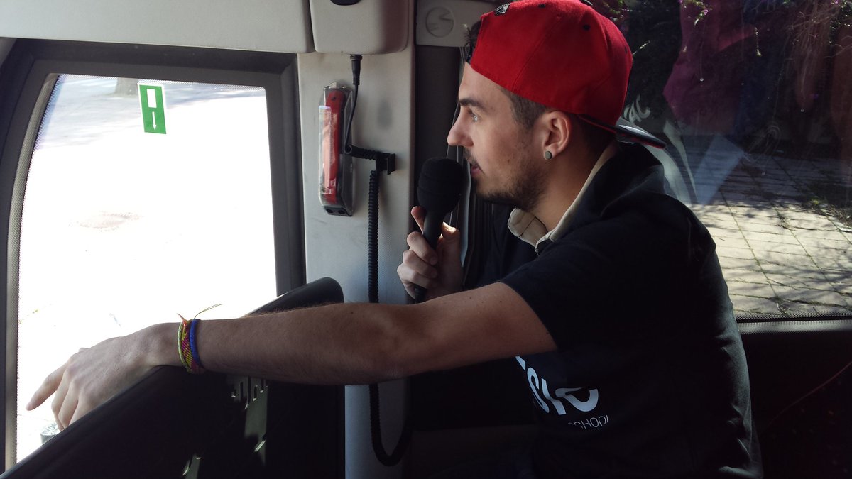 Ecolivum's tweet photo. Javi, animando la vuelta a casa #ESICAndaluciaSport https://t.co/saNvEoCaC6