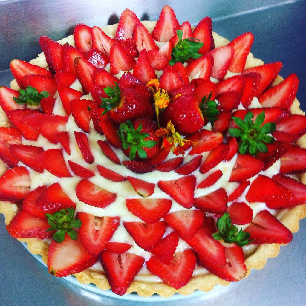 PatagoniaBakery's tweet photo. #tartadefresas https://t.co/I88oSYma4y