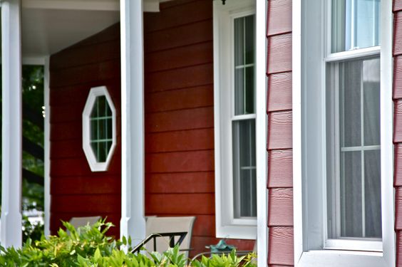 JamesHardie's tweet photo. Is #CountrylaneRed the color for your home? Find inspiration in our latest Pinterest board. https://t.co/3yxwfvkfzt https://t.co/UDklhqrehx