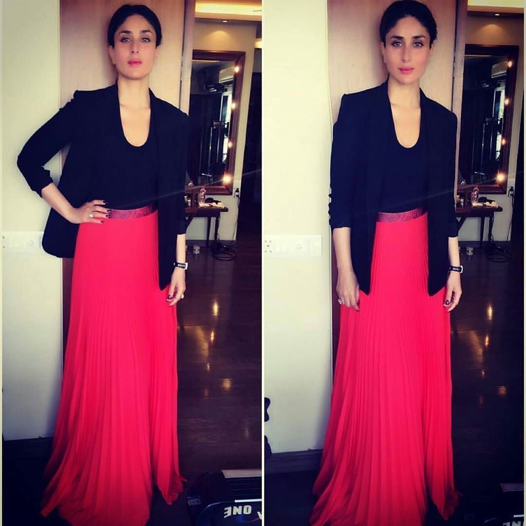 RATE THE LOOK 👉 1.......10 
Kareena kapoor khan at the trailer launch of ki and ka in Chri… instagram.com/p/BBzezwlKCas/