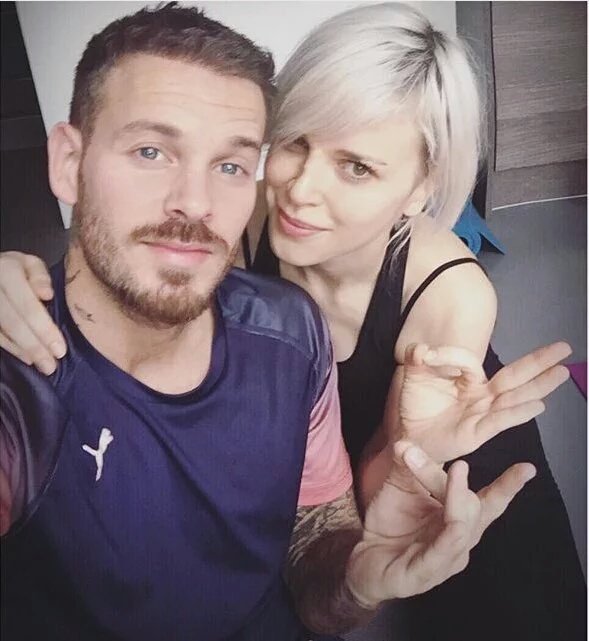 MPBE's tweet photo. 👌 Cours de yoga pour @MPokora &amp; @ARIAcrescendo 👌 https://t.co/uPcAmfOp2y