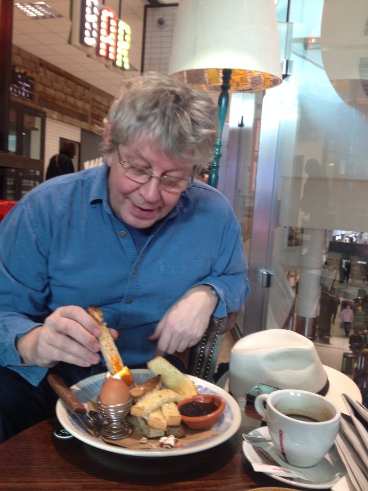 Perfect <a href="/jamieoliver/">Jamie Oliver</a> breakfast under @follyandglee light shade! #LGW airport