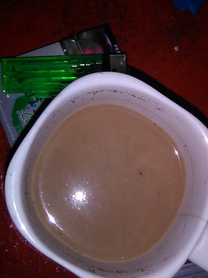 SamuelPertly's tweet photo. Ngopi tipis2 with @DavitAditia11 @DendyWijayaa https://t.co/0ISzCgRrCX