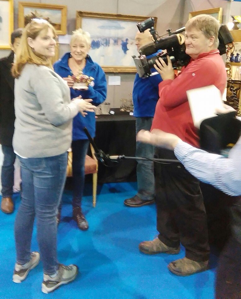 eversleybarn's tweet photo. @DavidHarperTV @BBCBargainHunt I got filmed again at #Wespoint yesterday! πΊπ₯π Have a fab day! π https://t.co/bmOPNe5Ney