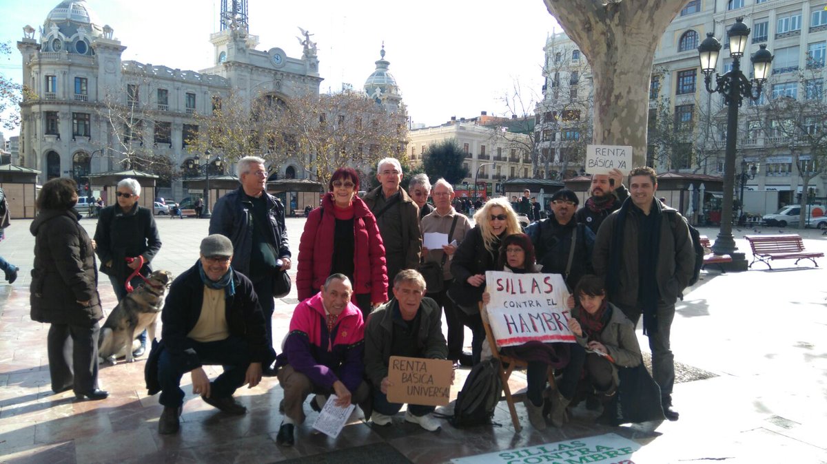 RafiteTristan's tweet photo. Otro lunes sin soluciones #RentaBásica #SillasContraElHambre @radioklara @ilpRentaBasica @22Mdignitat @sillas_hambre https://t.co/6GqKUa93X5