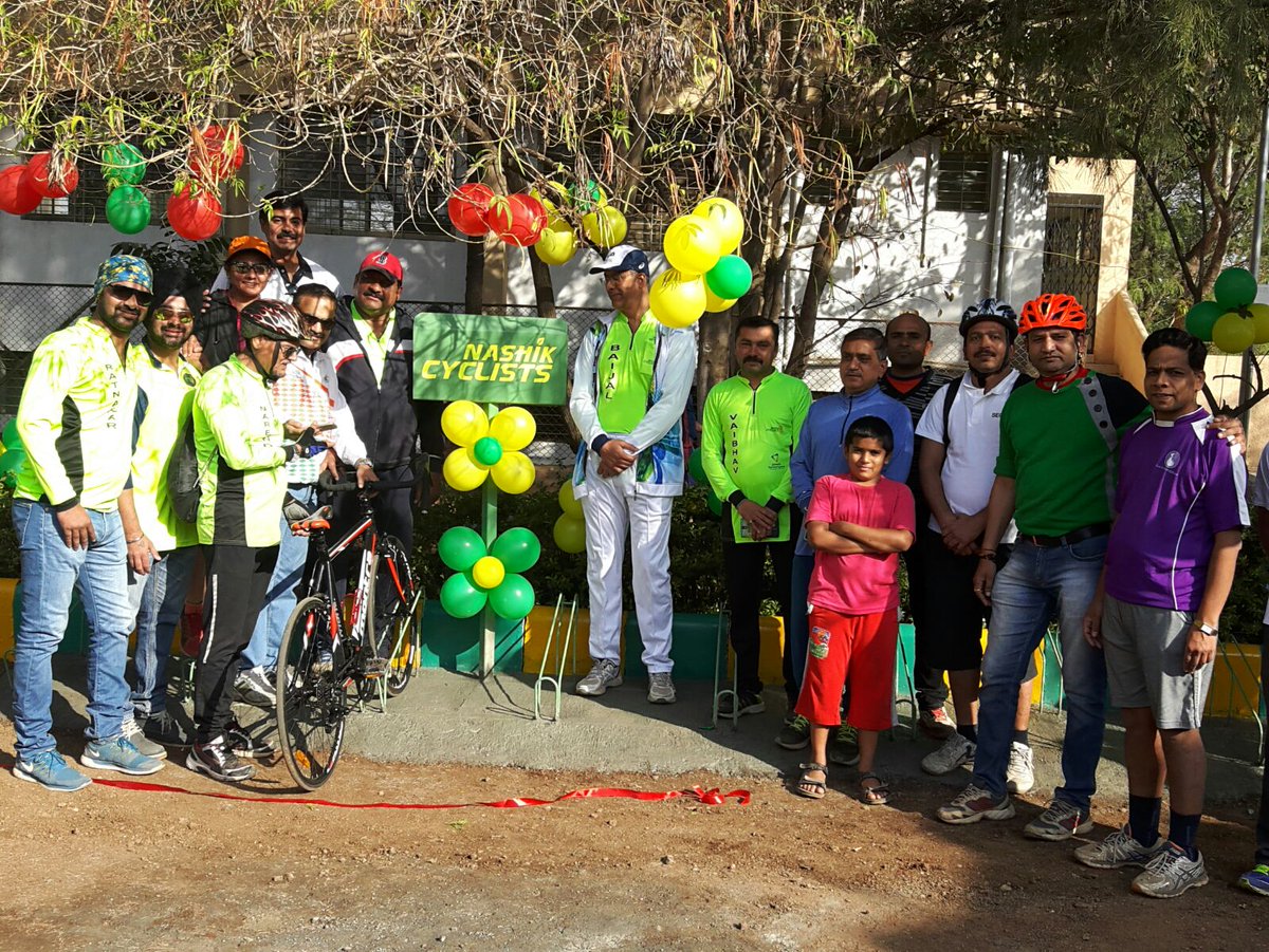 nashikcyclists's tweet photo. #DivineRide #CycleStamping #Cyclestand Wonderful #Mediacoverage #Nashikcyclists Rockss.#Nashik @NashikNews https://t.co/Y4TTwa4wPO