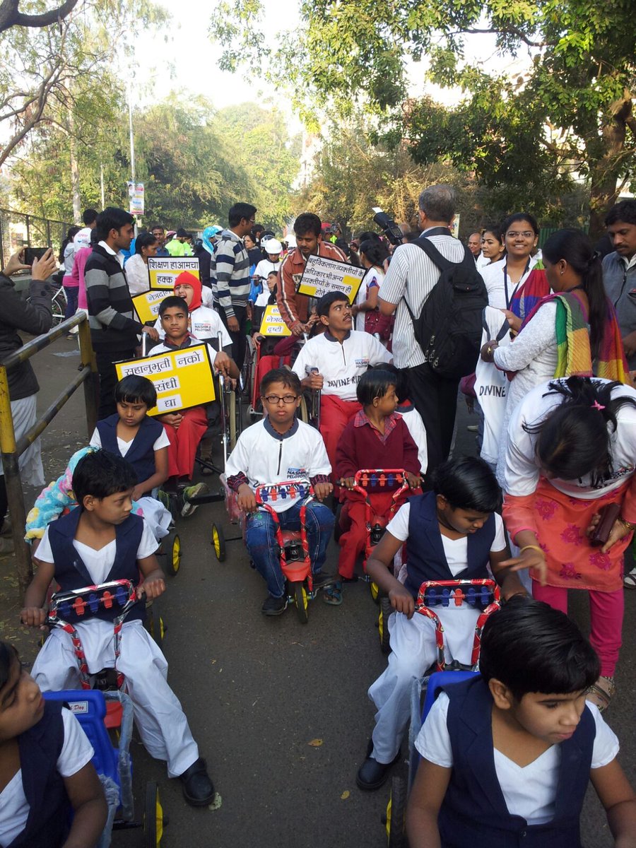 nashikcyclists's tweet photo. #DivineRide #CycleStamping #Cyclestand Wonderful #Mediacoverage #Nashikcyclists Rockss.#Nashik @NashikNews https://t.co/Y4TTwa4wPO