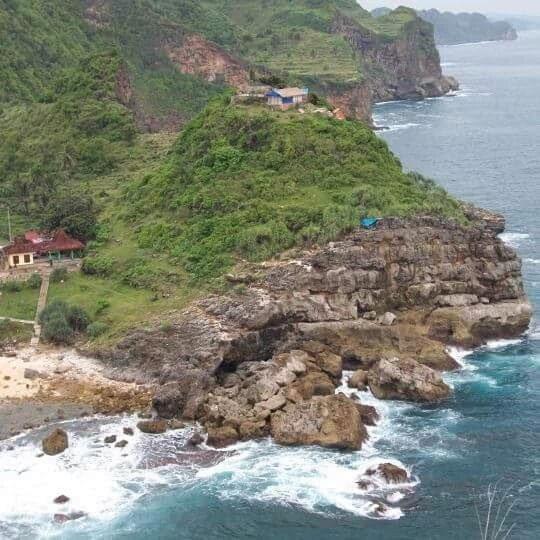 AbasBalapradana's tweet image. Tmpat wisata yg layak dikunjungi. #PantaiSembukan potensi pariwisata di bumi Wonogiri. @PartaiSocmed @ganjarpranowo