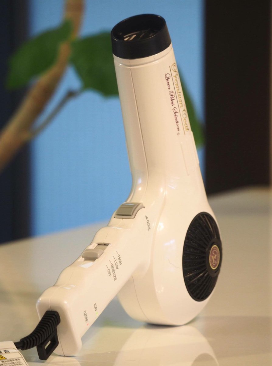 QBS_Global's tweet photo. Ozon &amp; Ion Drier can be a room cleaner and good for you and your pets' health. #dogcare #petcare #drier #ozon #ion https://t.co/ikj6U2LNjL