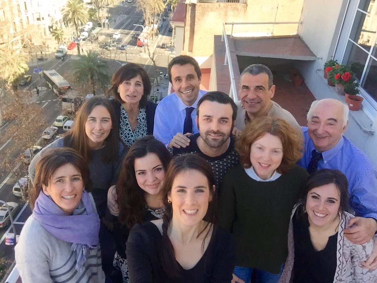 intermediagdc's tweet photo. Selfie de benvinguda a l'Albert. Fem patxoca, oi? 😎 #equip #selfie #moltesganes #amunticrits #nouequip #intermedius https://t.co/OKYDyu1Gwq