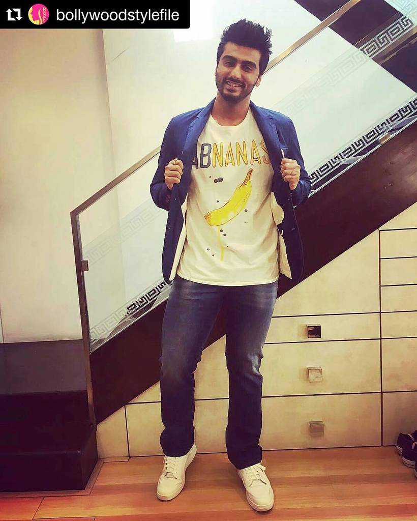 #Repost @BOLLYWOODSTYLEFILE
Arjun Kapoor at the trailer launch of Ki &amp; Ka in a denim blaze… instagram.com/p/BBzi5jRqCSi/