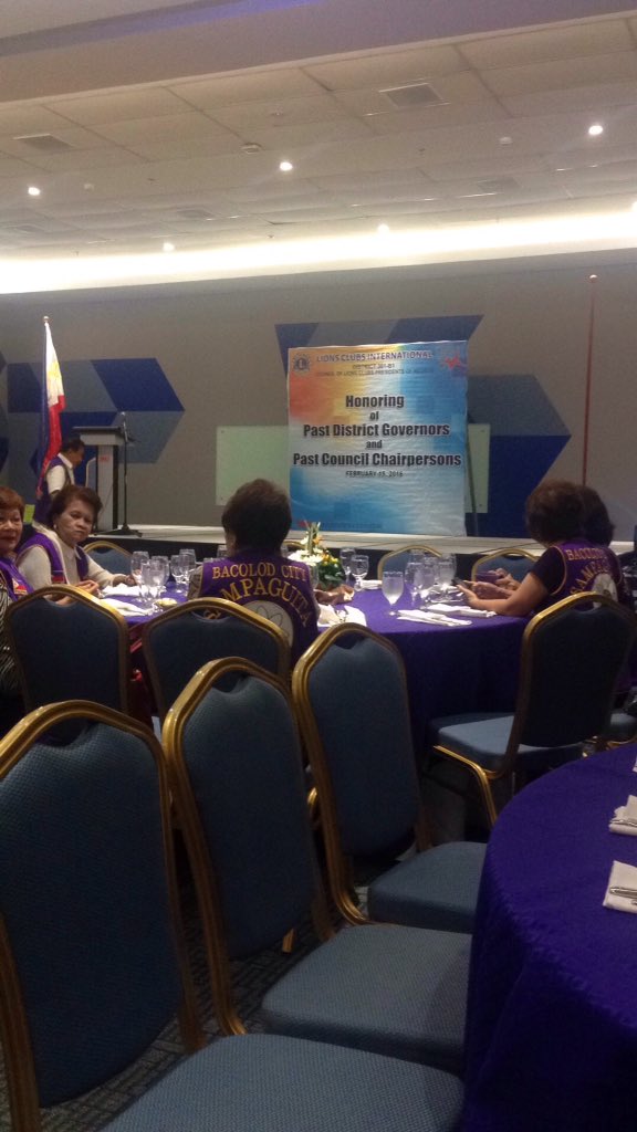 LEOmtkanlaon's tweet photo. ATM. Honoring of the PDGs and PCC #smxevents #lionsclub #leoclub #mtkanlaonrepresent https://t.co/uvZqlXwK1u