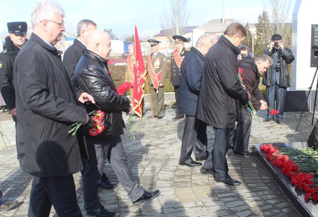 vYeiske's tweet photo. Митинг в честь 27-й годовщины вывода советских войск из Афганистана https://t.co/QMVHueNkFD https://t.co/cPko909TNH