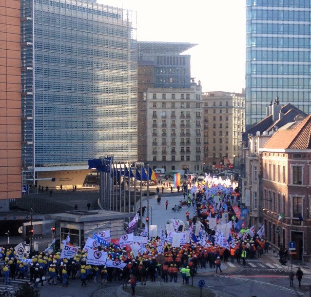 Blastmedialert's tweet photo. Witnessing Brussels live protests against Chinese dumping &amp; #MES from our Eyecone/Watch TV's office https://t.co/1LLCSFlgcq