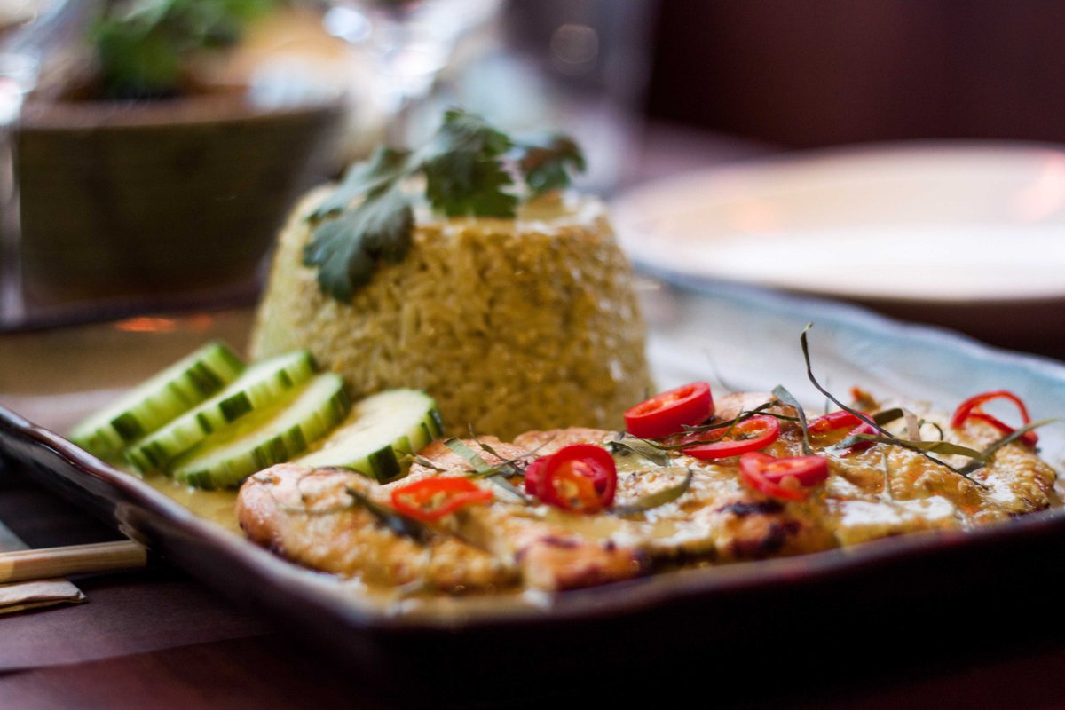busabaeathai's tweet photo. Start your Monday on a high with a green curry fried rice set https://t.co/j2V9jopSxu