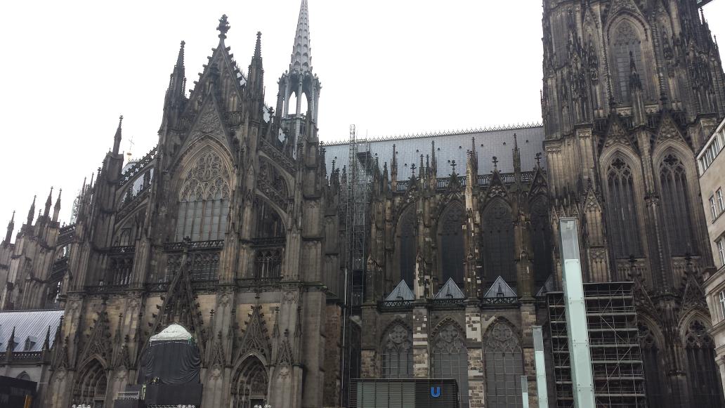 _Onilo's tweet photo. Angekommen in #Kölle zur #didacta16! Heute wird noch aufgebaut, morgen öffnet die Bildungsmesse. Wir freuen uns! https://t.co/yGDkqJBwy5